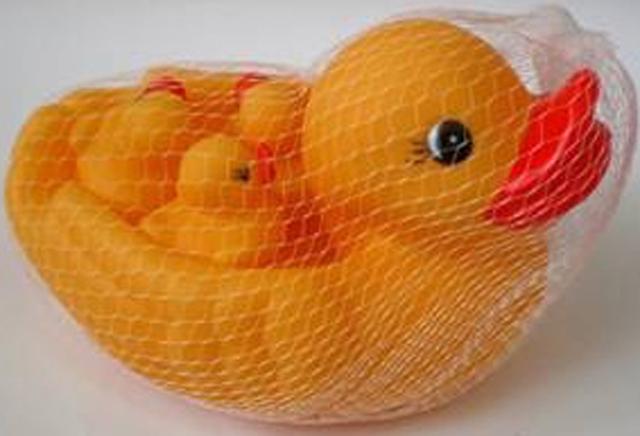 Set of squeezable toy ducks "Hracka" (toys)
