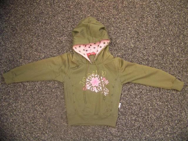 Hooded pullover