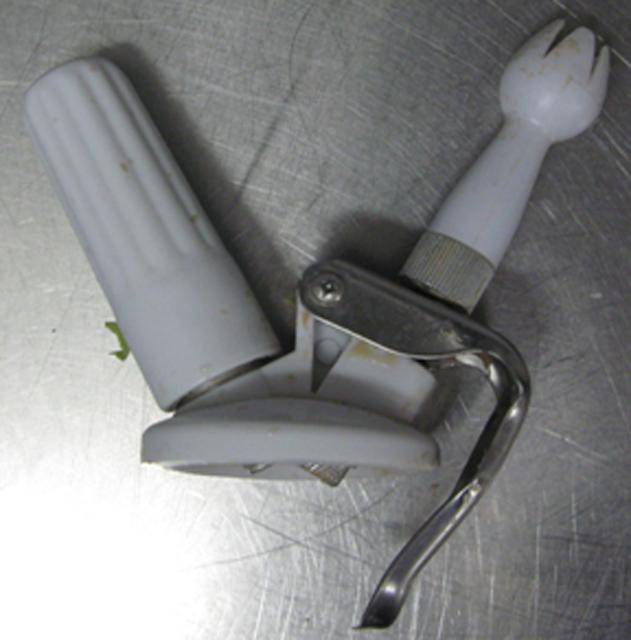 Whipped cream dispenser
