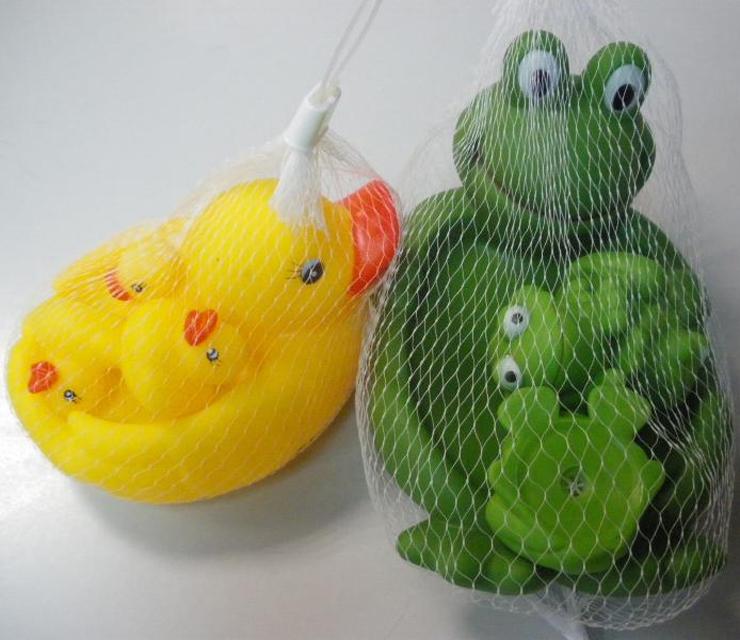 Bath toys (ducks and frogs)