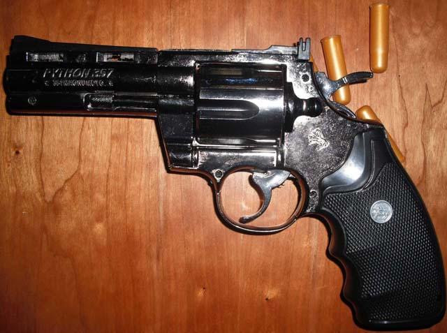Novelty lighter "Phython Gun Novelty Lighter"