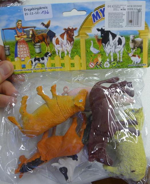 Plastic animal set