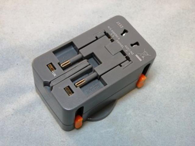 Travel plug adaptor