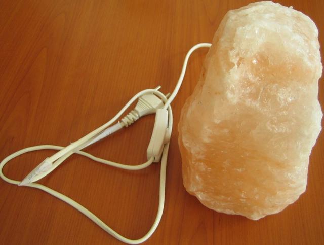 Salt crystal lamp