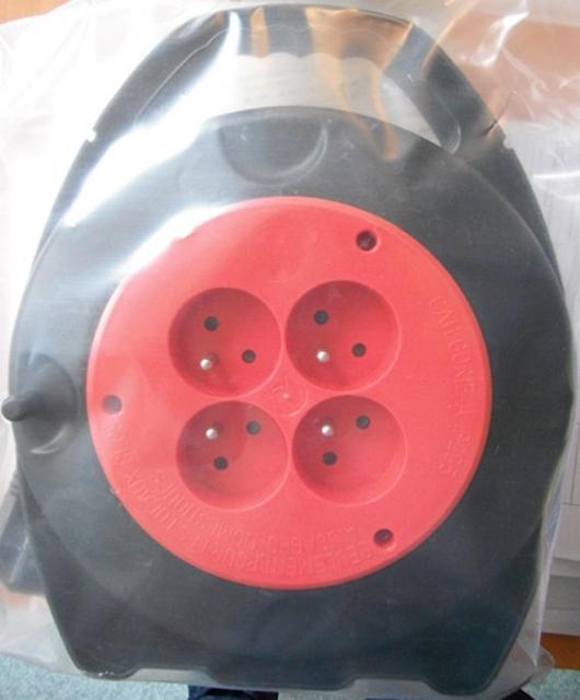 Electric cable reel