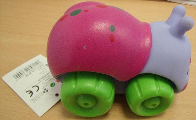 Plastic snail on wheels "Coche" (Car)