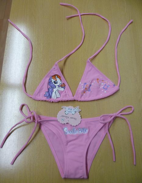 Girl’s bikini