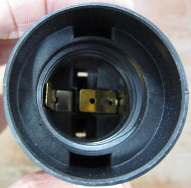 Lamp socket