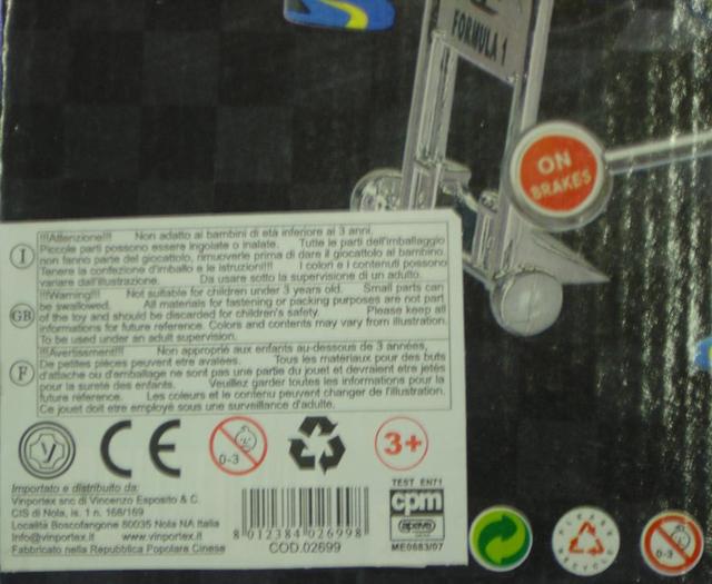 Plastic toy with accessories