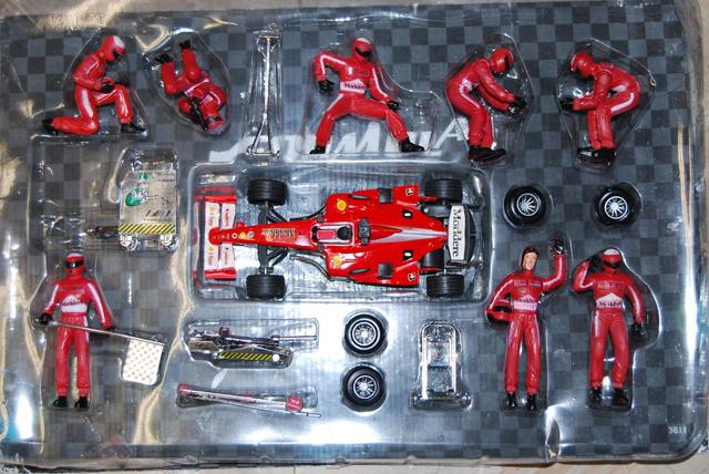 Plastic toy with accessories