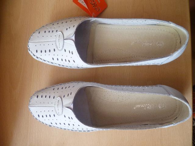 Ladies’ shoes