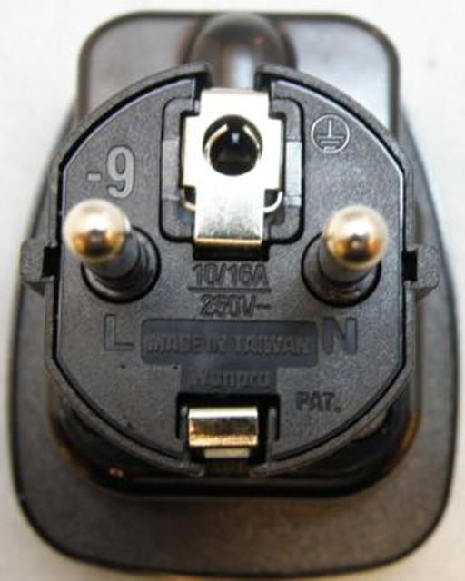Plug adaptor