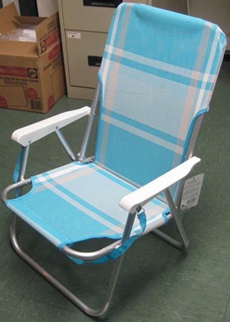 Folding beach chair