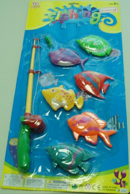 Magnetic fishing game