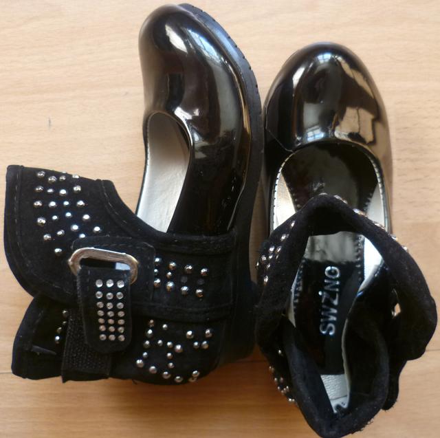 Girls’ shoes