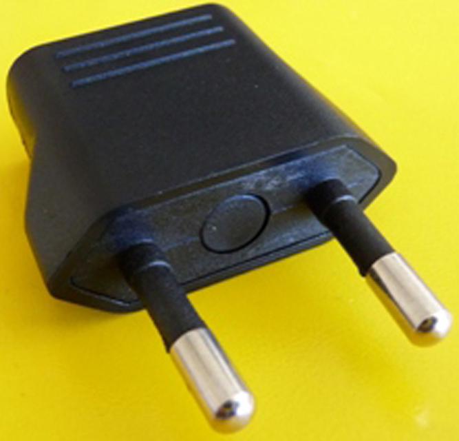 Travel plug adaptor