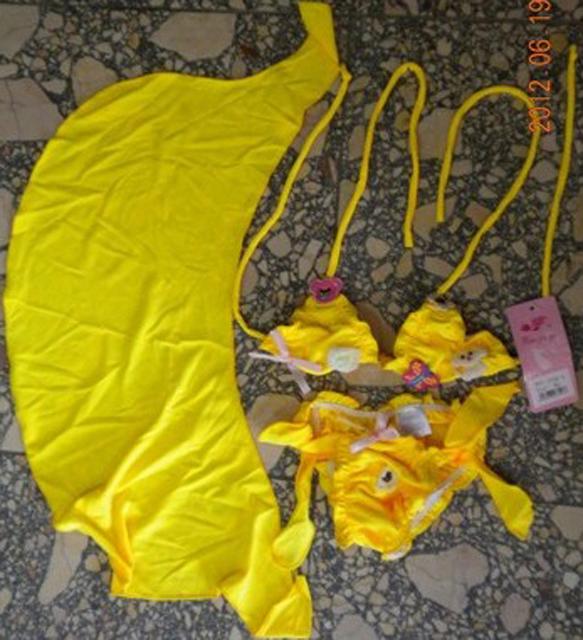 Girls' swimming outfit