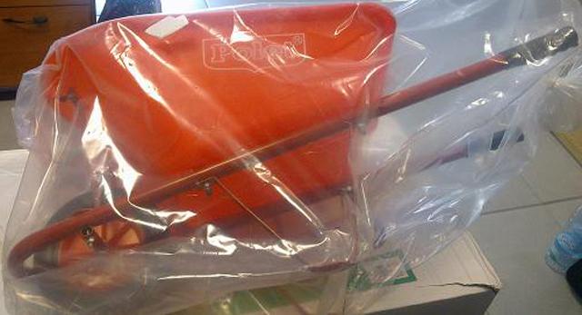 Toy wheelbarrow