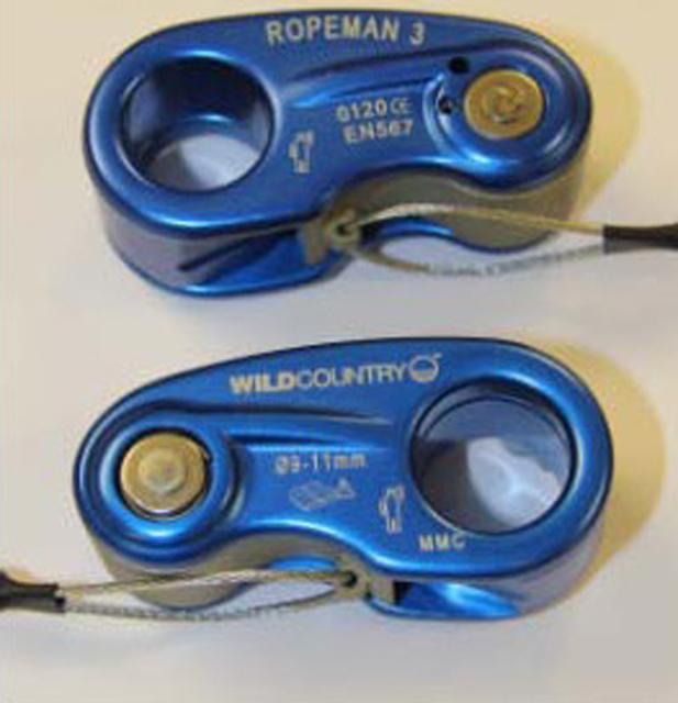 Climbing rope ascender