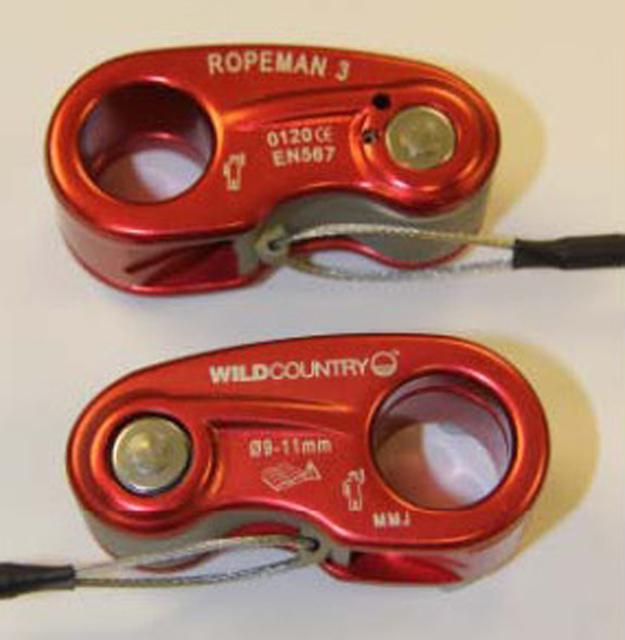 Climbing rope ascender