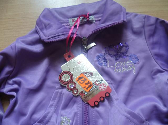 Girls’ sports clothing set