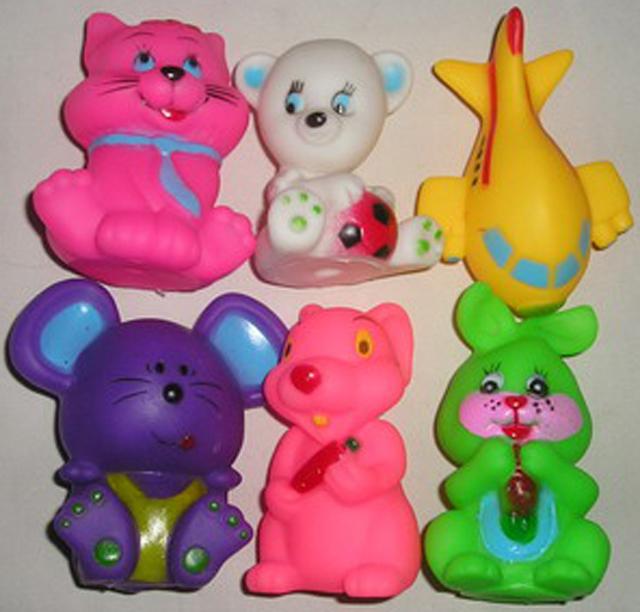 Plastic bath toys