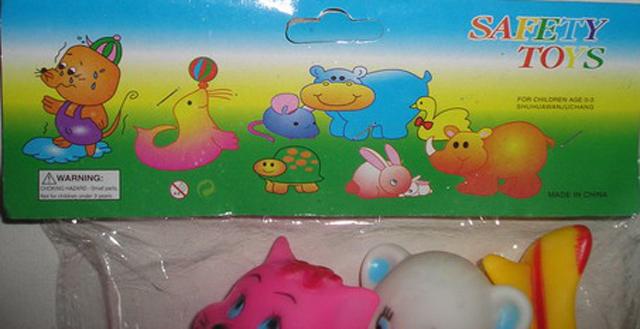 Plastic bath toys
