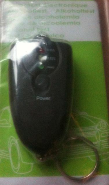 Electronic breathalyser