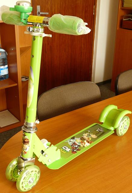 Children's foldable scooter