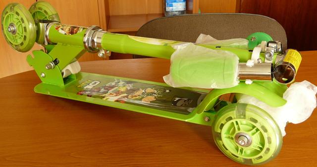 Children's foldable scooter