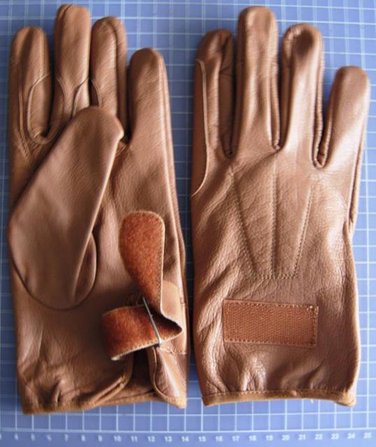 Leather gloves