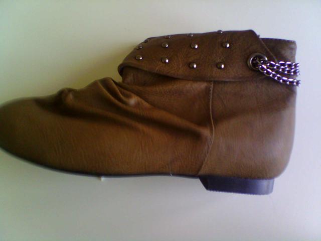 Ladies' shoes