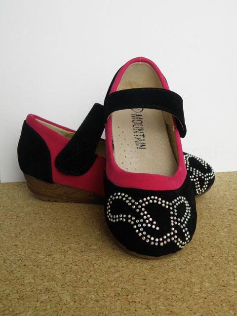 Girls' shoes