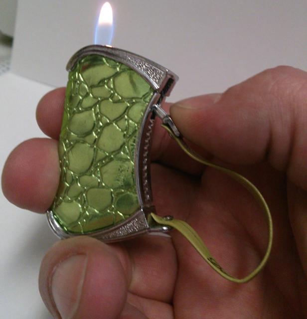 Novelty lighter