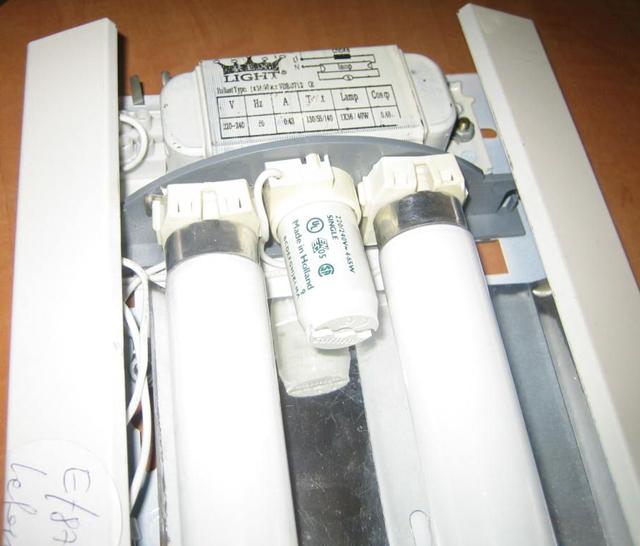 Fluorescent ceiling light