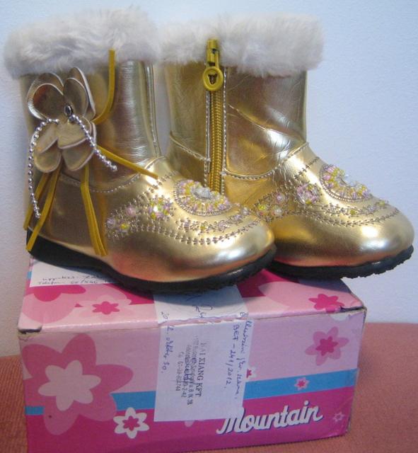 Girls' boots