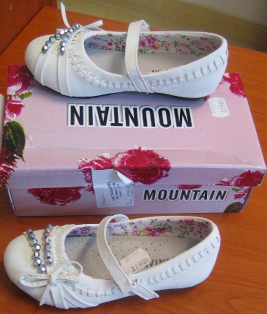 Girls' shoes