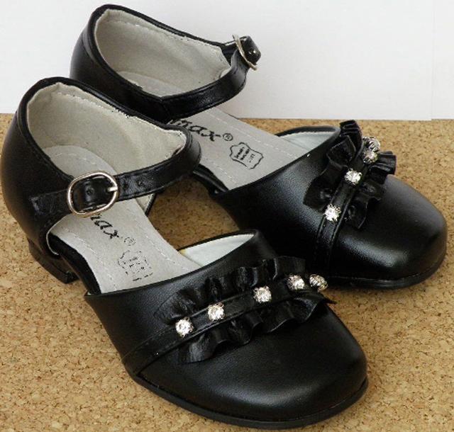 Girl’s shoes