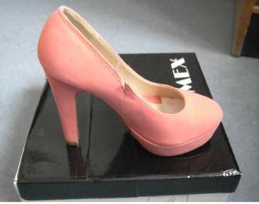 Ladies’ shoes
