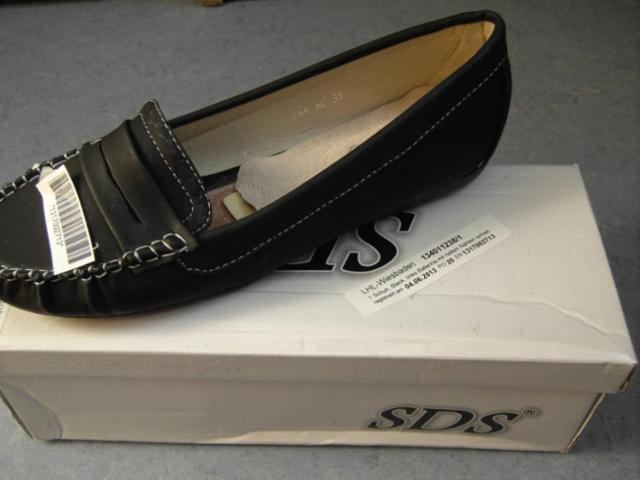 Ladies' shoes