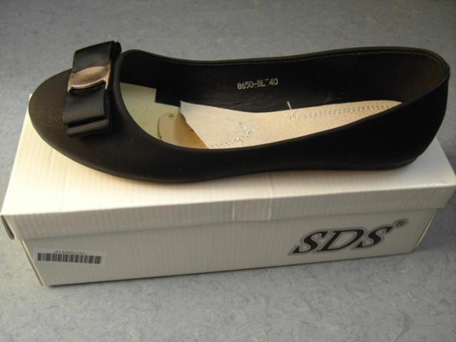 Ladies' shoes