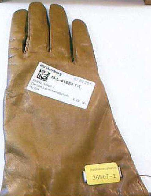 Leather gloves