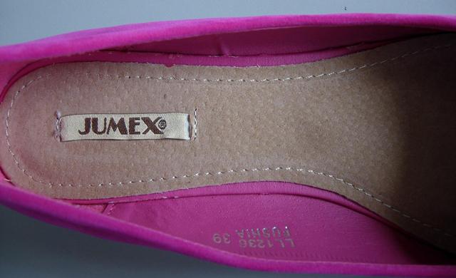 Ladies’ shoes
