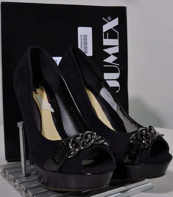 Ladies’ shoes