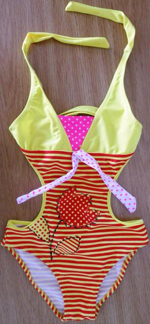 Girl's swimsuit
