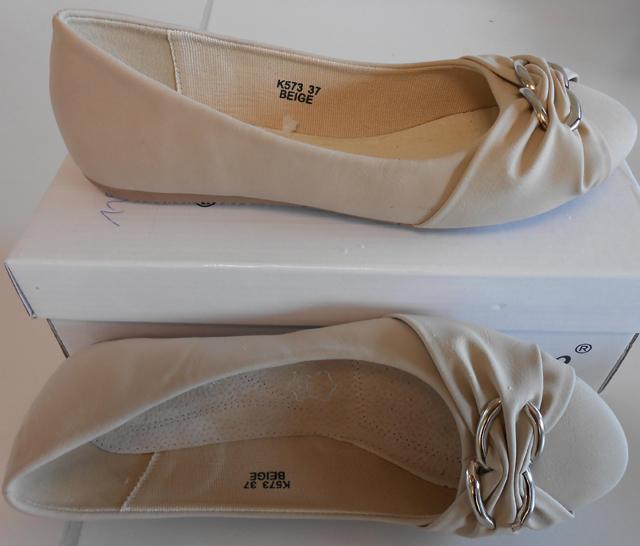 Ladies’ shoes
