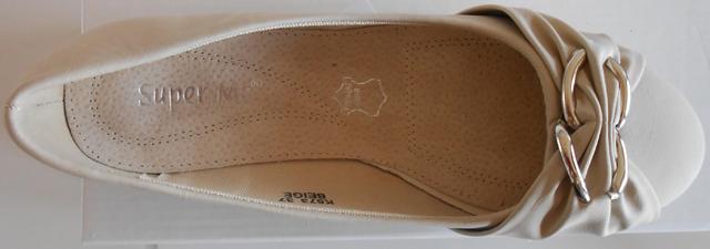 Ladies’ shoes