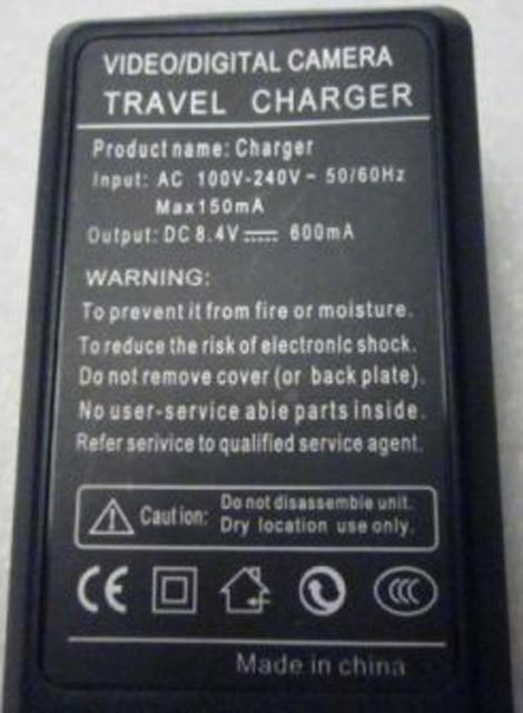 LED camera light supplied with a battery charger