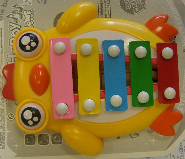 Toy xylophone and tool set