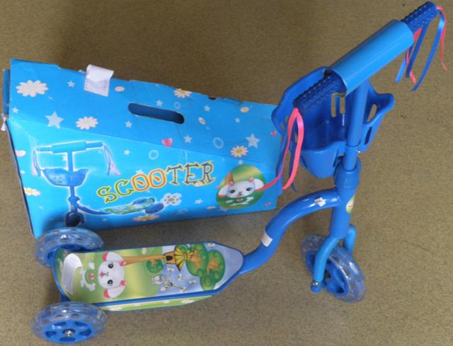 Toy scooter